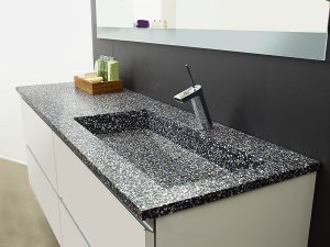 1. Concept KUMA pentru bai mici_Lavoar SQUARE 50-7_PEARL BLACK